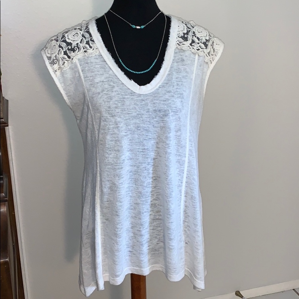 Pretty ivory/cream top